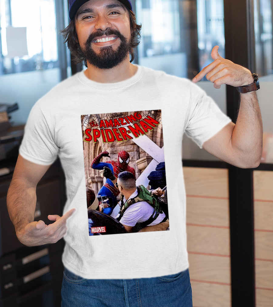 The Amazing Spider Man Marvel Comic Scene T-Shirt