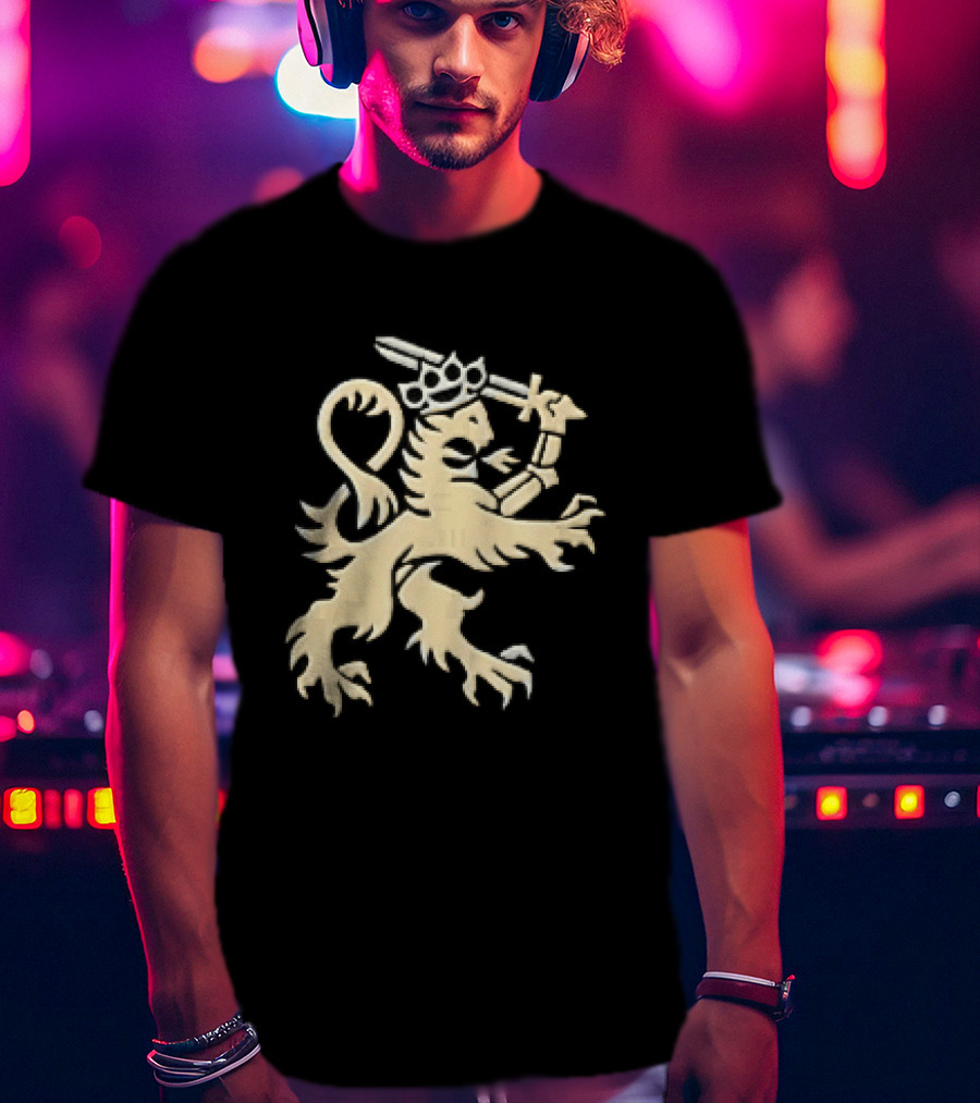 Heraldic Gold Rampant Lion With Crown Sword And Brass Knuckles T-Shirt