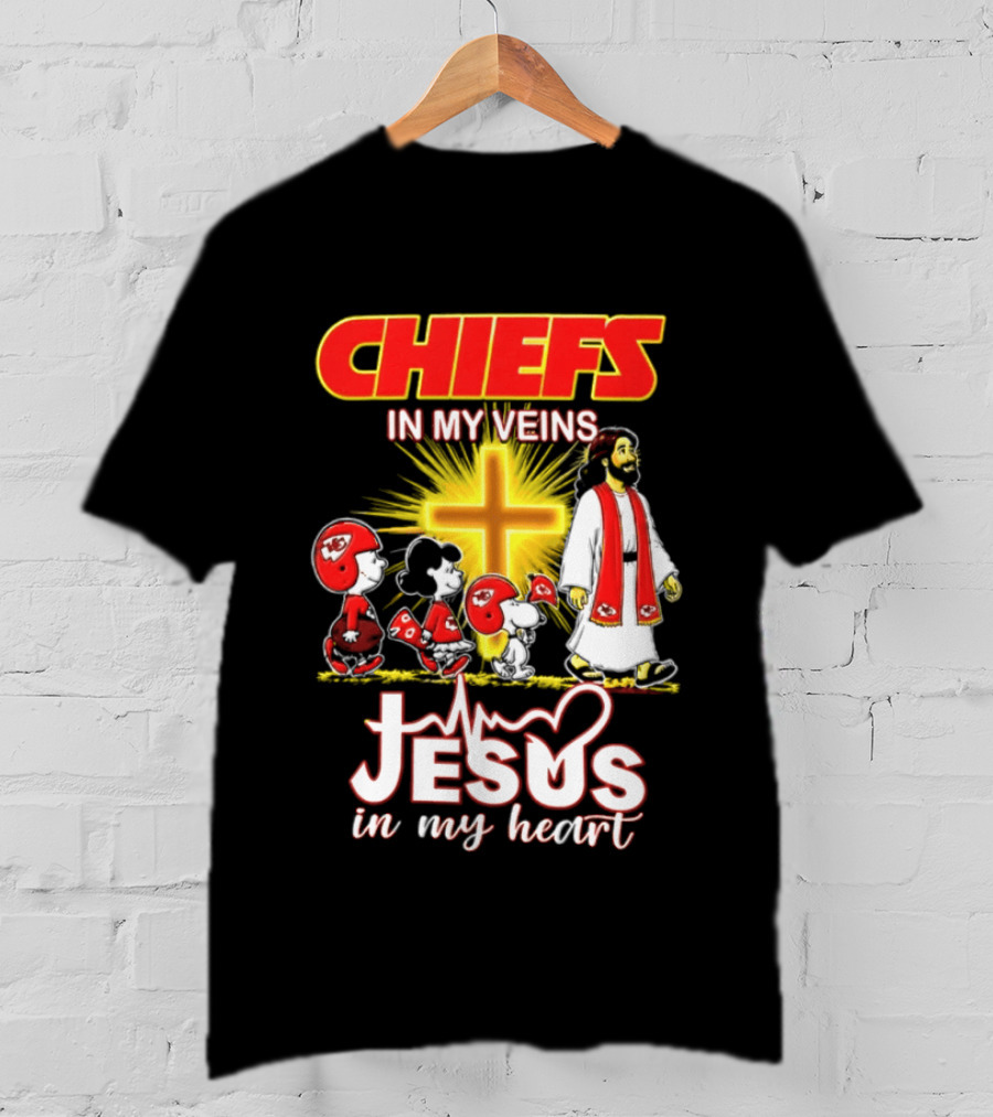 Chiefs In My Veins Jesus In My Heart Snoopy And Charlie Football T-Shirt