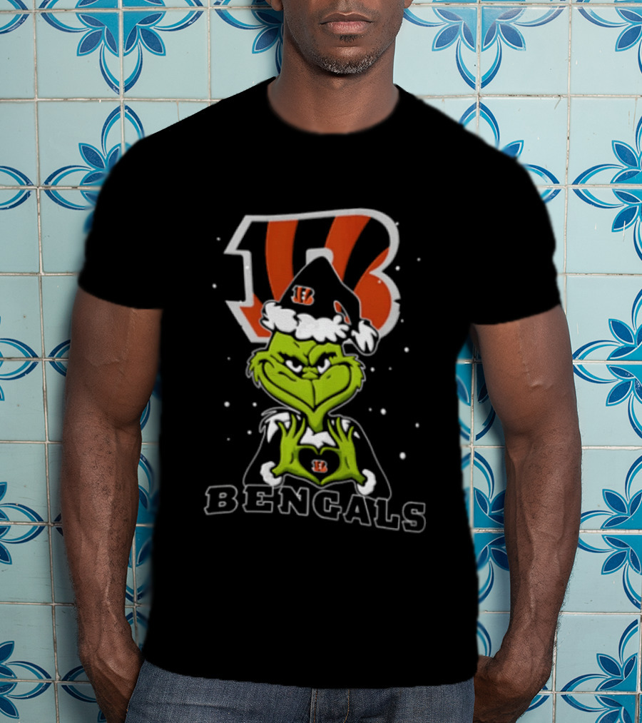Cincinnati Bengals Grinch Making Heart Hands Christmas T-Shirt
