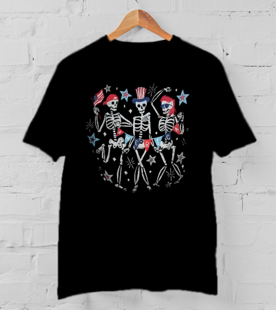 America USA Three Dancing Skeletons Patriotic Uncle Sam Hat Independence Bunting Stars T-Shirt