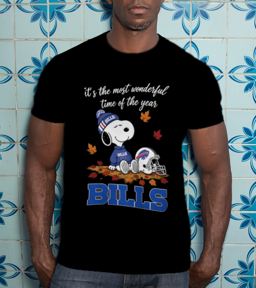 It's The Most Wonderful Time Of Year Snoopy Buffalo Bills Sitting Helmet Leaves T-Shirt