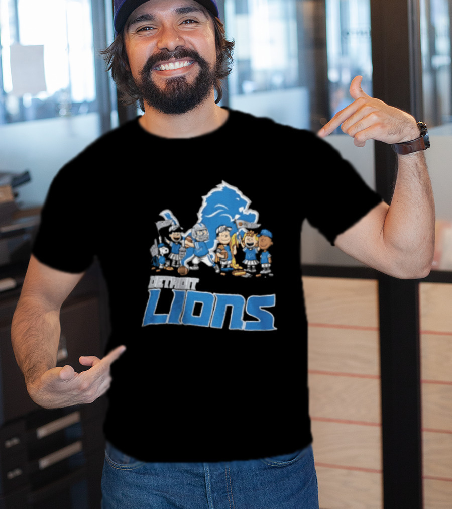 Detroit Lions Charlie Brown Lucy Van Pelt Snoopy Cartoon Football Team T-Shirt