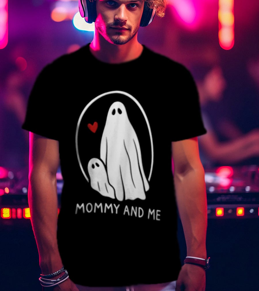 Mommy And Me Ghosts Heart Halloween Matching T-Shirt
