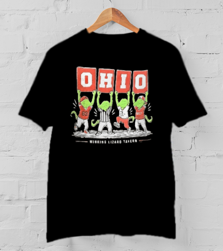 Winking Lizard Tavern Ohio 83 WLT Four Cartoon Green Lizards Holding OHIO Signs T-Shirt