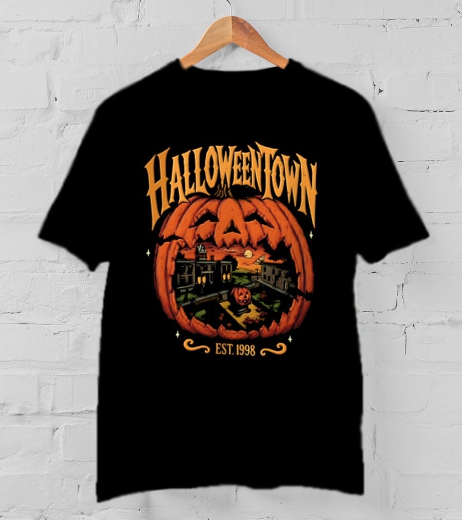 Halloweentown Est 1998 Giant Pumpkin Town Square Portal Scene T-Shirt