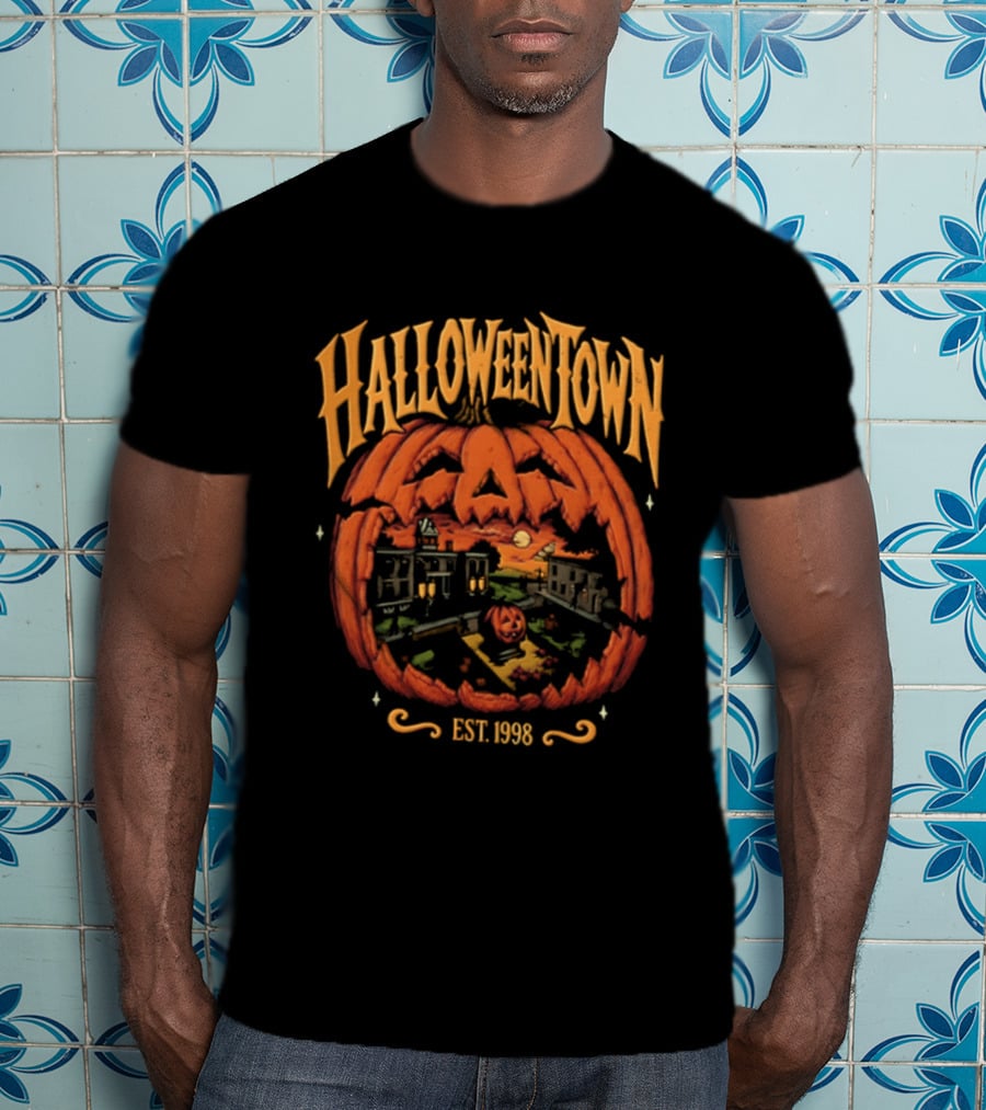 Halloweentown Est 1998 Giant Pumpkin Town Square Portal Scene T-Shirt