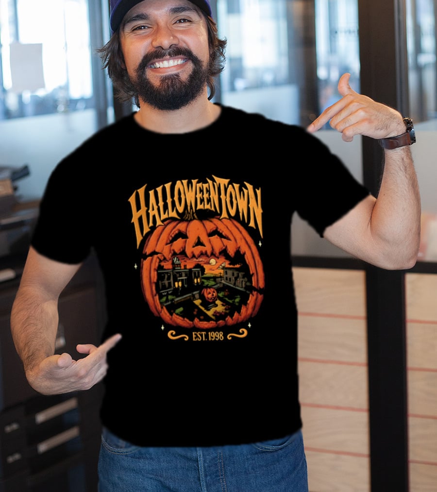 Halloweentown Est 1998 Giant Pumpkin Town Square Portal Scene T-Shirt