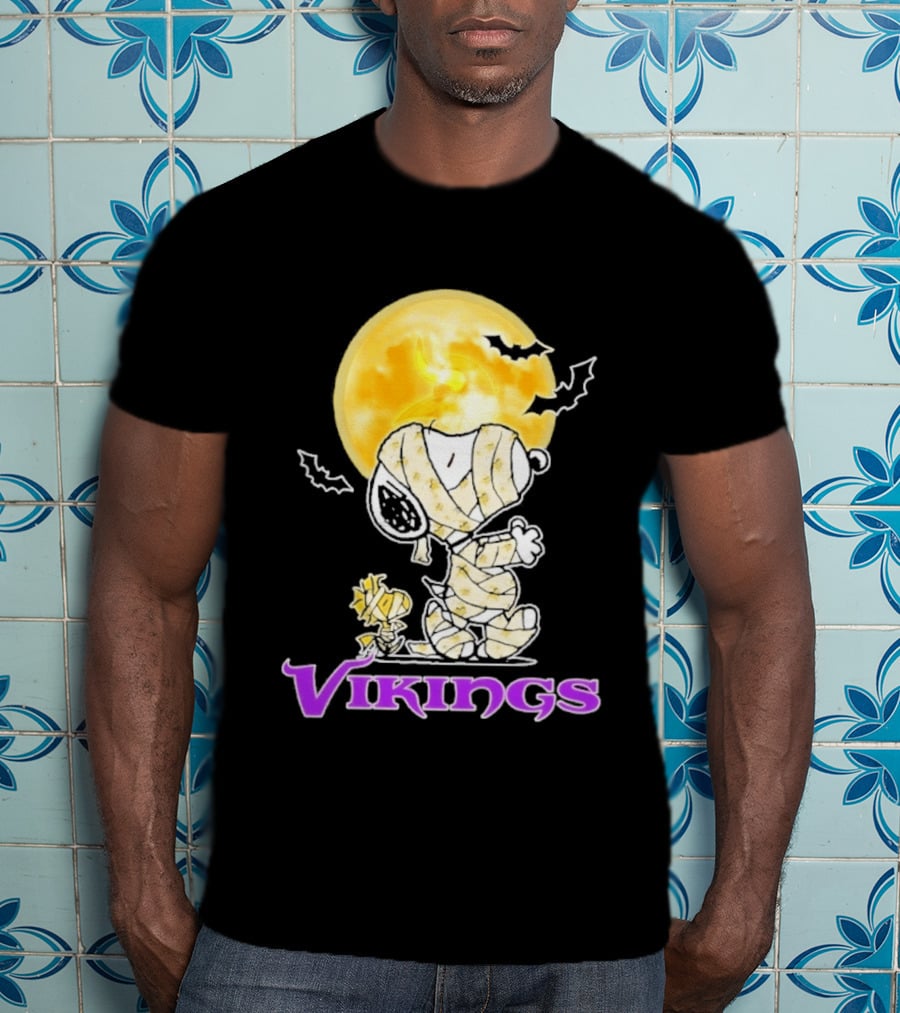Snoopy Woodstock Vikings Halloween Mummy Moon T-Shirt