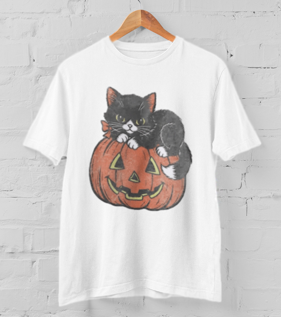 The Pumpkin Cat Halloween Black Cat On Jack O' Lantern T-Shirt