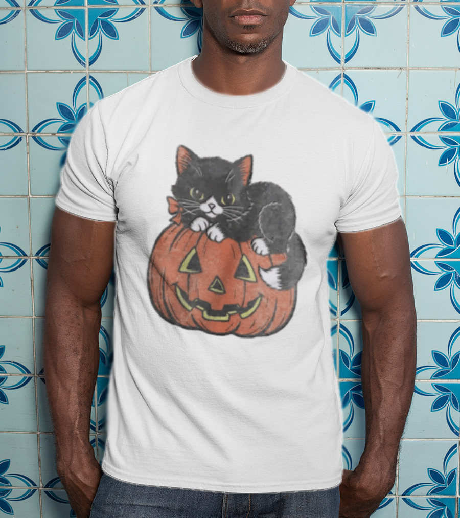The Pumpkin Cat Halloween Black Cat On Jack O' Lantern T-Shirt