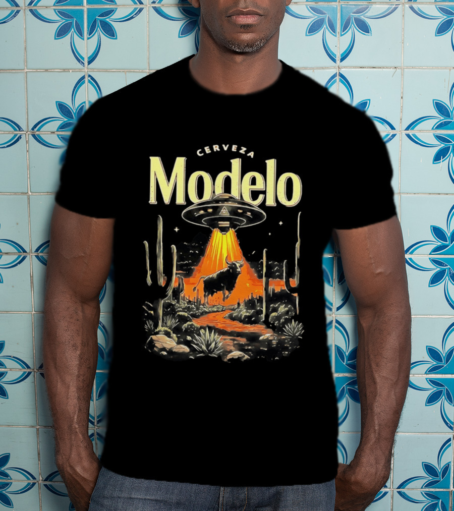 Cerveza Modelo UFO Abduction With Cow And Desert Cactus Scene T-Shirt
