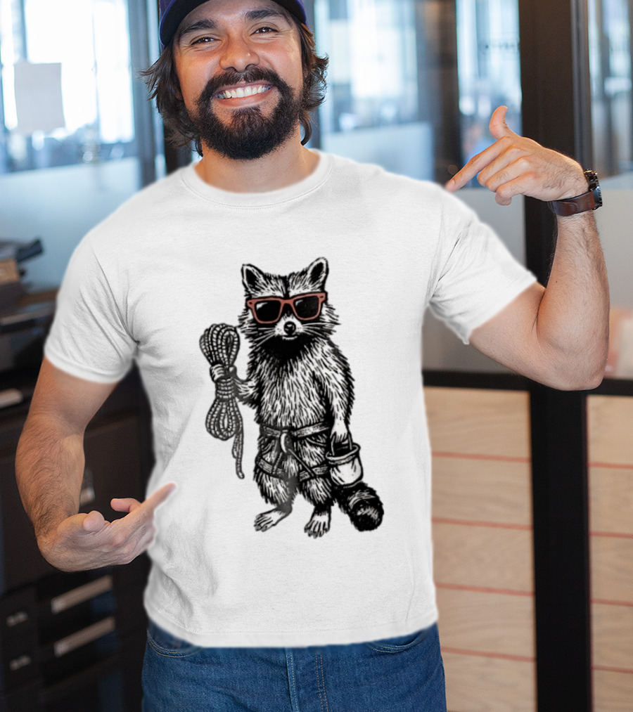 Raccoon Climber Rope Chalk Bag Sunglasses T-Shirt