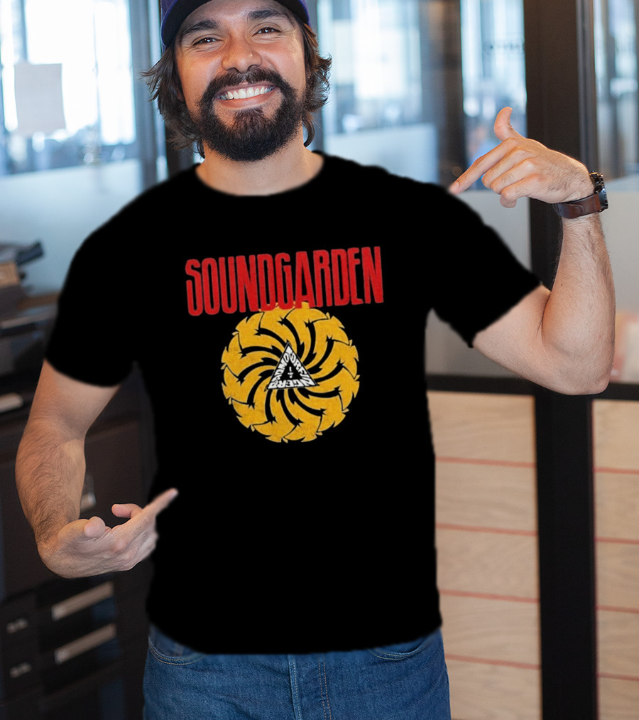 Ben Stiller Focker In Law Greg Focker Soundgarden Spiral Triangular T-Shirt