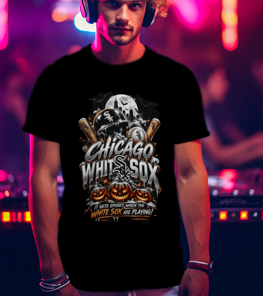 Chicago White Sox It Gets Spooky When The White Sox Are Playing Halloween T-Shirt