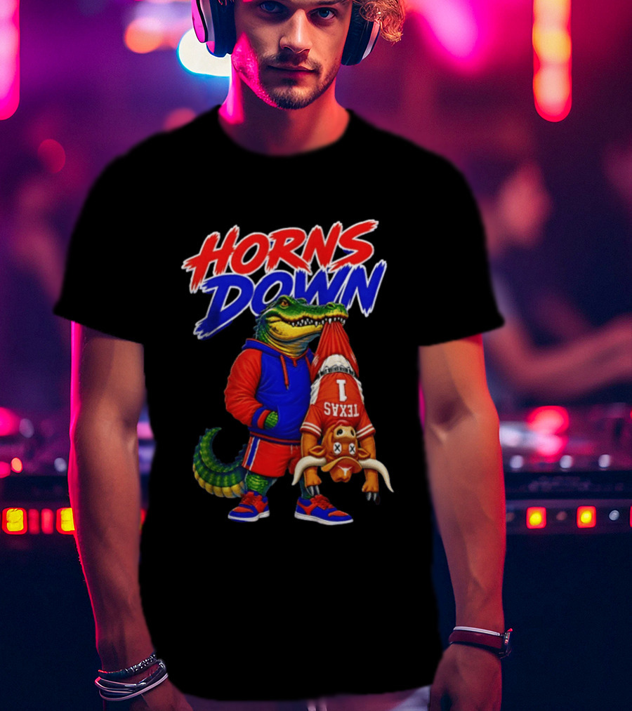 Horns Down Florida Gators Holding Texas Longhorns T-Shirt