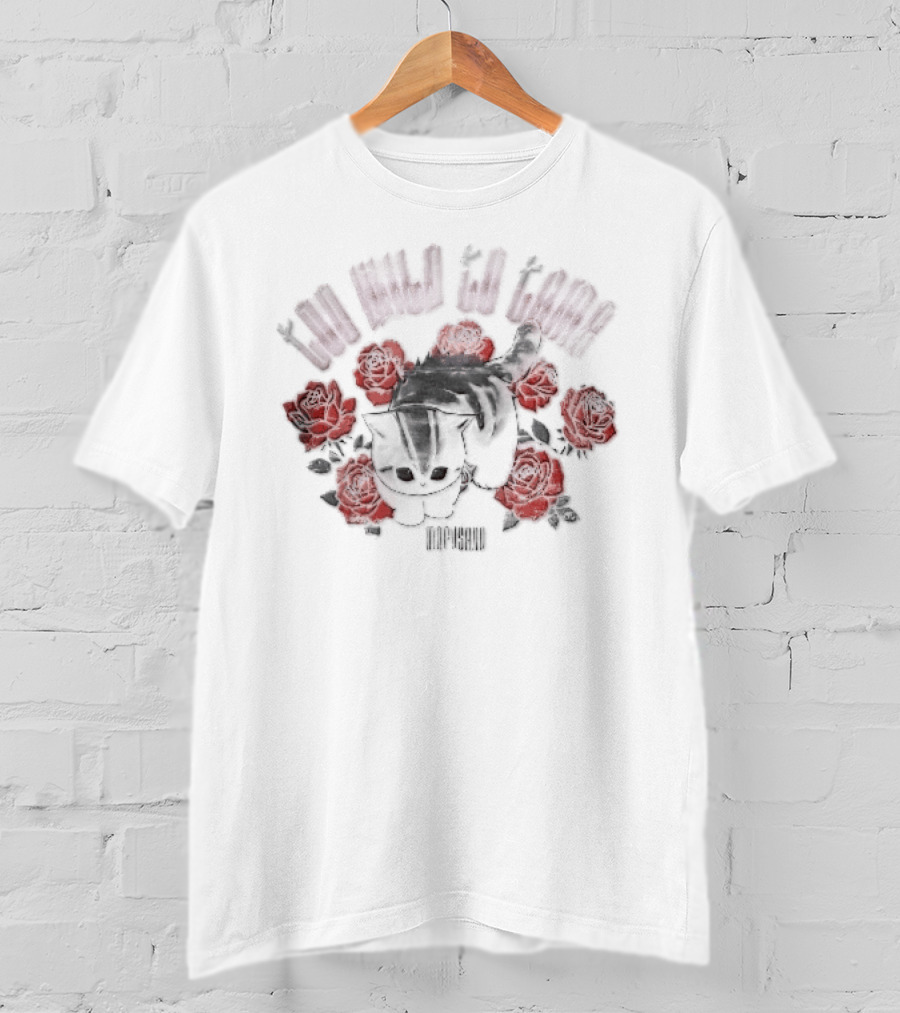 Mofusand Distressed Striped Kitten Surrounded By Red Roses Too Wild To Tame T-Shirt