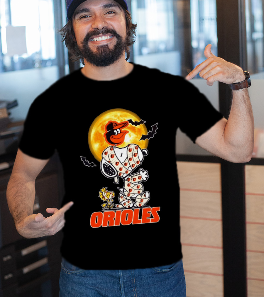 Baltimore Orioles Halloween Snoopy Woodstock Mummy Cosplay Moon Bats T-Shirt