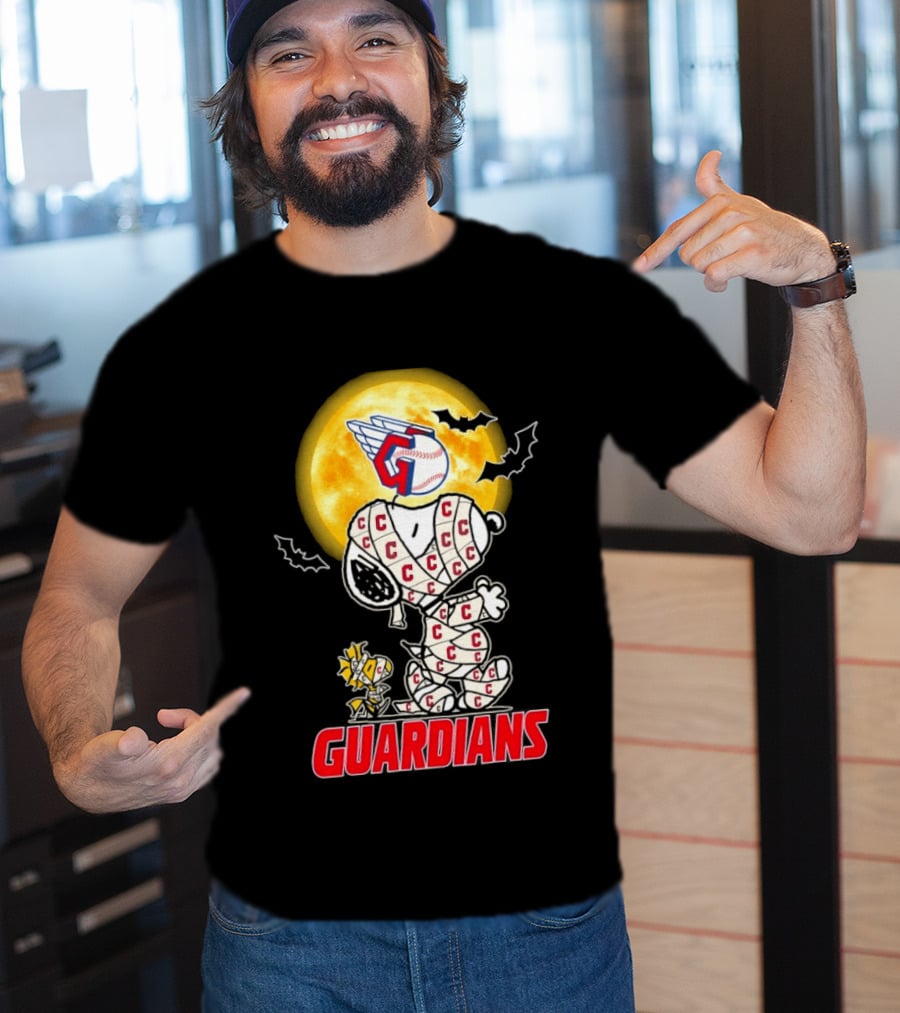 Cleveland Guardians Snoopy Woodstock Mummy Halloween Moon T-Shirt