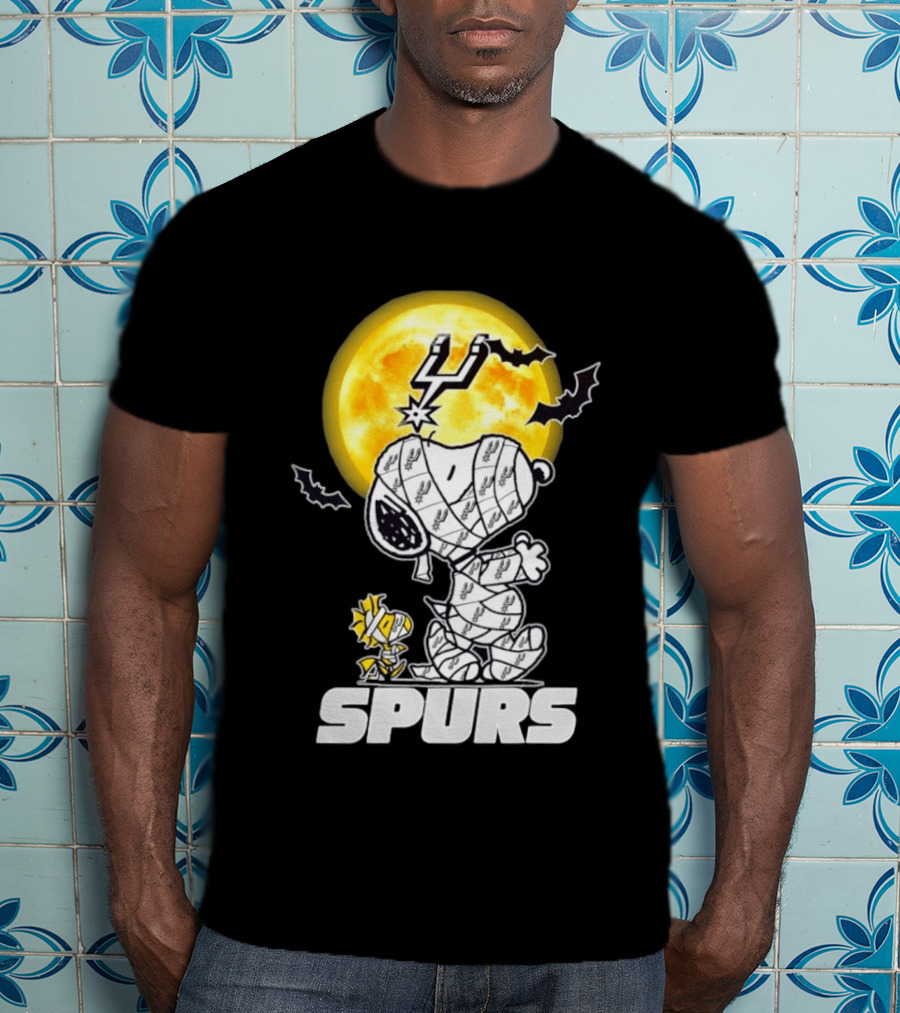 San Antonio Spurs Snoopy Woodstock Halloween Mummy Cosplay T-Shirt
