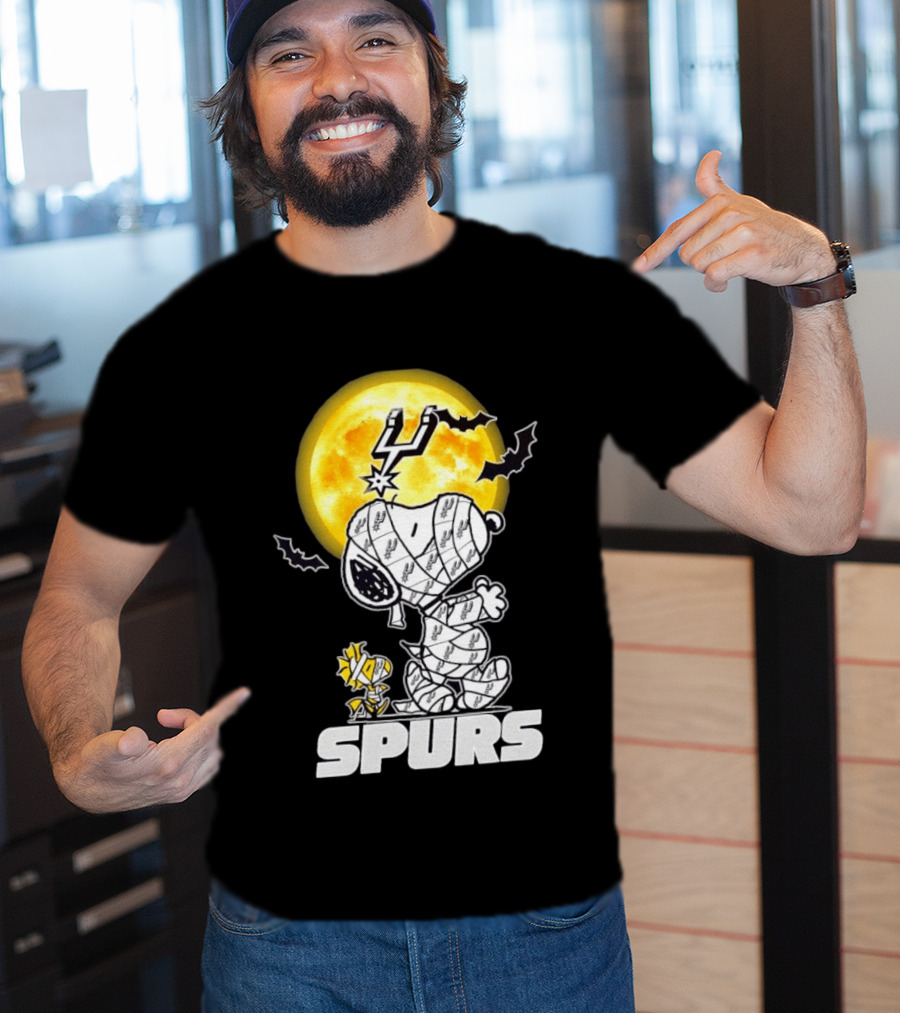 San Antonio Spurs Snoopy Woodstock Halloween Mummy Cosplay T-Shirt