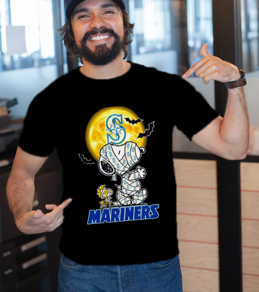 Seattle Mariners Snoopy Woodstock Halloween Mummy Cosplay Full Moon Bats T-Shirt