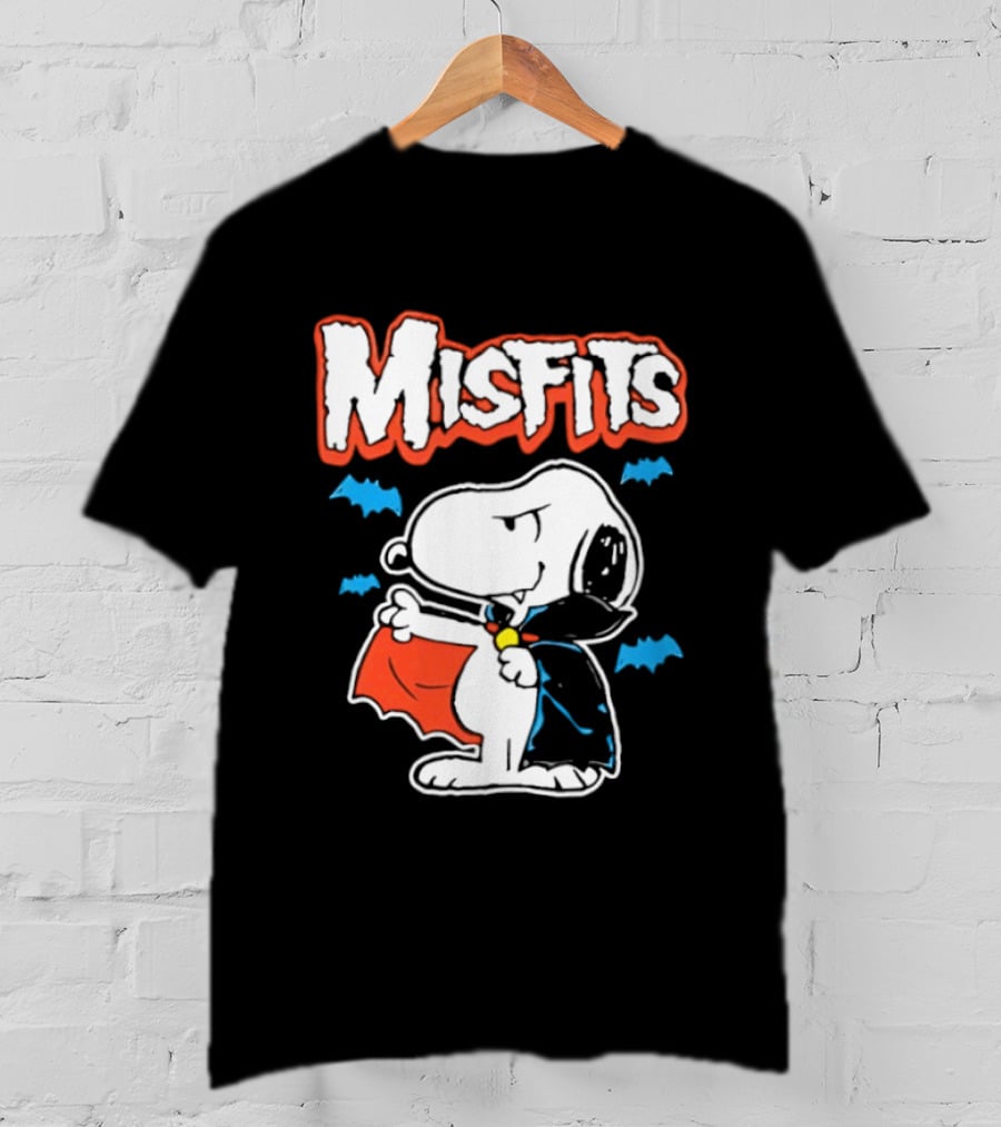 Misfits Snoopy Vampire Halloween Blue Bats Cloak T-Shirt