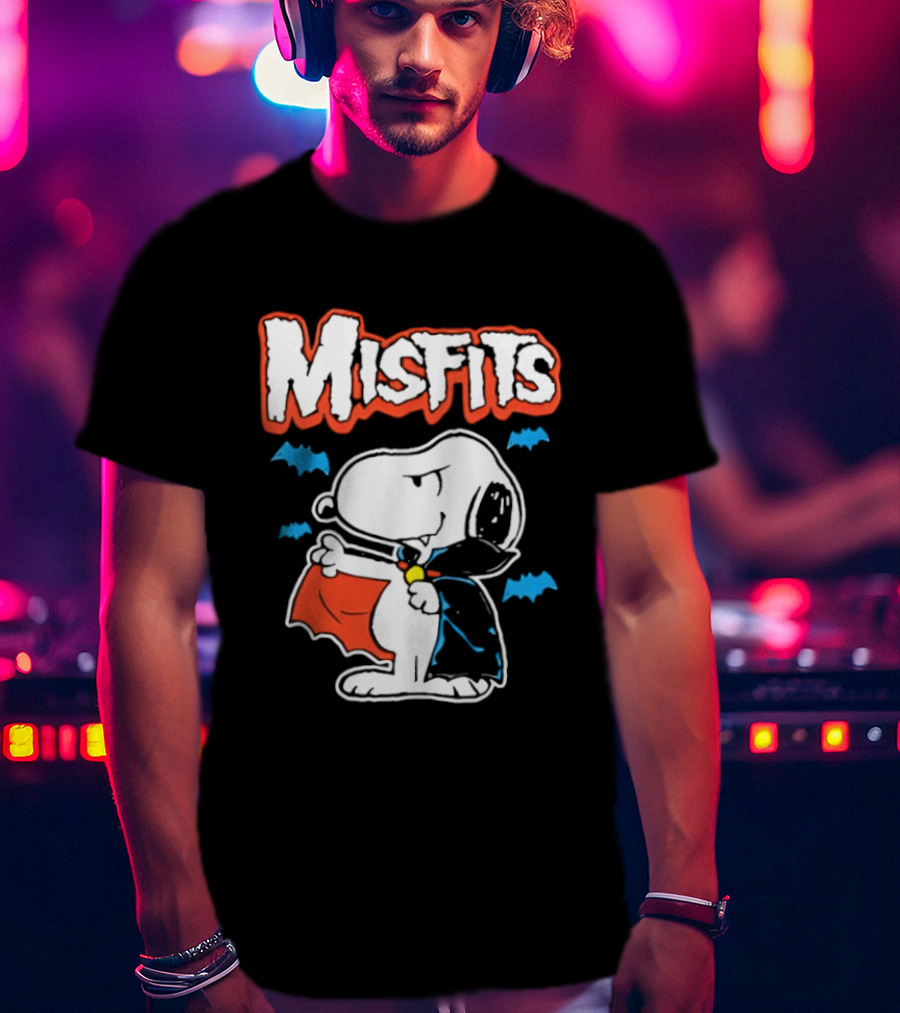 Misfits Snoopy Vampire Halloween Blue Bats Cloak T-Shirt
