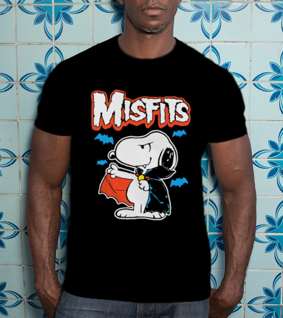 Misfits Snoopy Vampire Halloween Blue Bats Cloak T-Shirt
