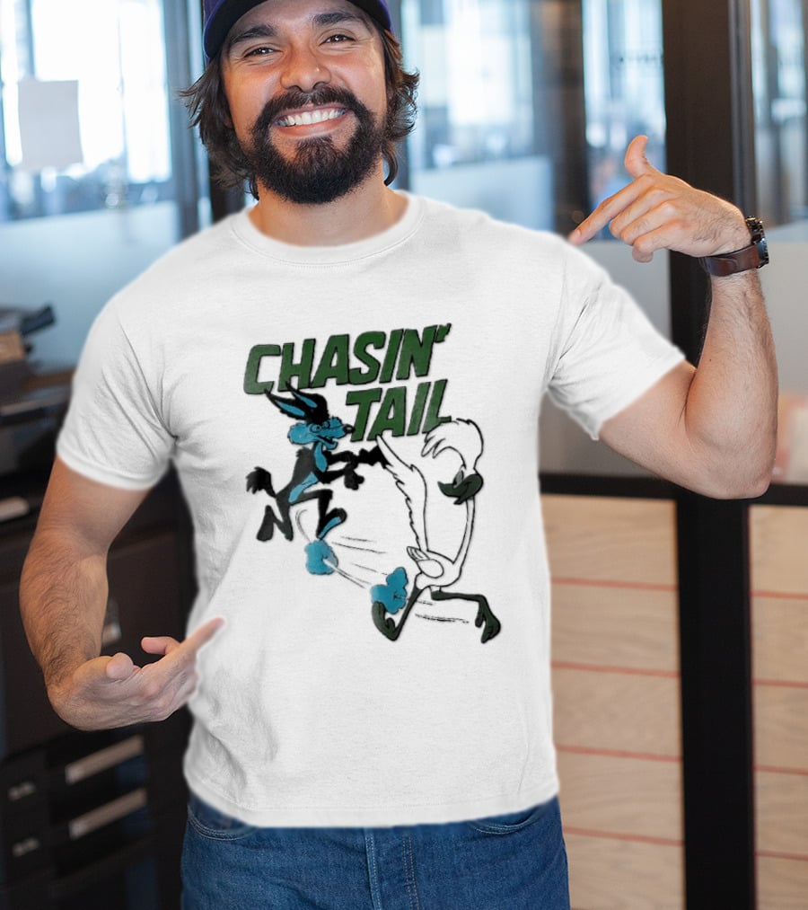 Chasin' Tail Looney Tunes Cartoon Bugs Bunny And Bull T-Shirt