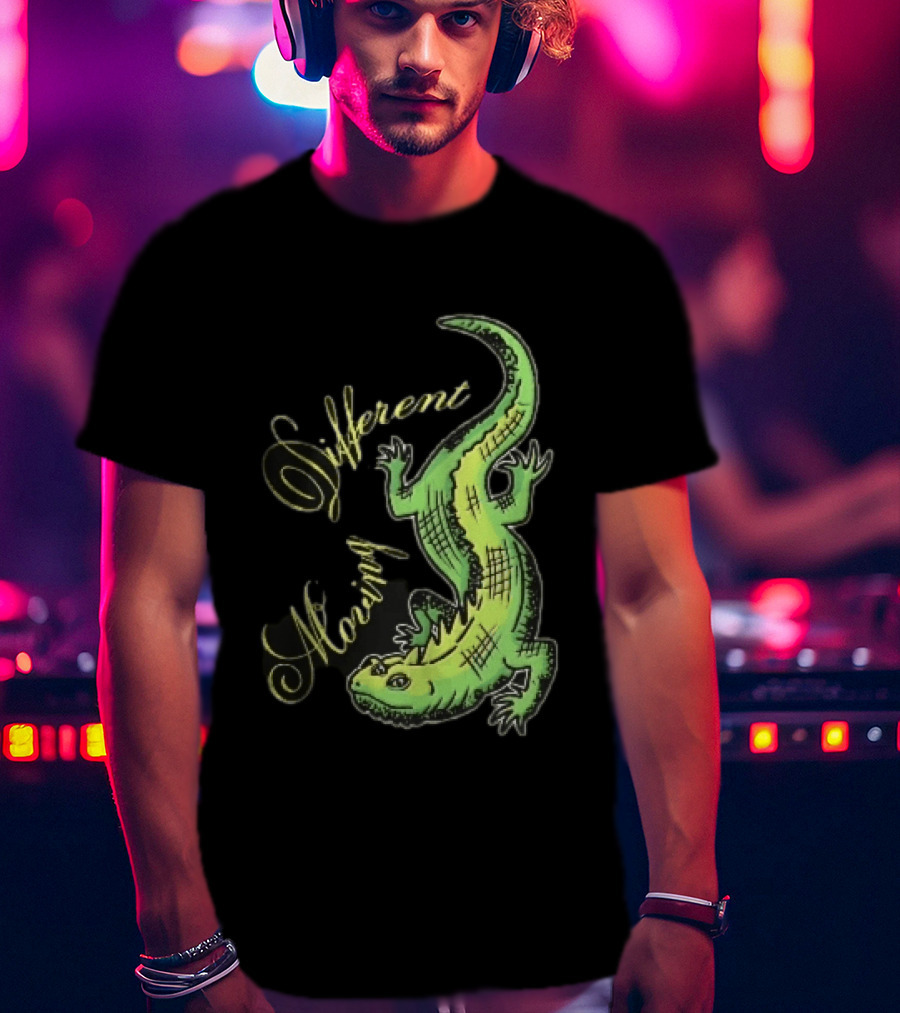 Different Moving Green Lizard Iguana Line Sketch T-Shirt