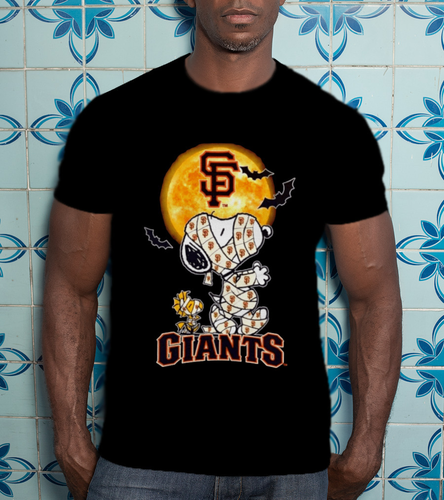 San Francisco Giants Snoopy Woodstock Mummy Halloween Moon T-Shirt