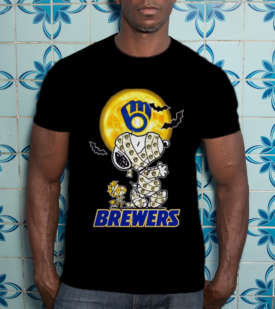 Milwaukee Brewers Snoopy Woodstock Mummy Halloween Moon Bats T-Shirt
