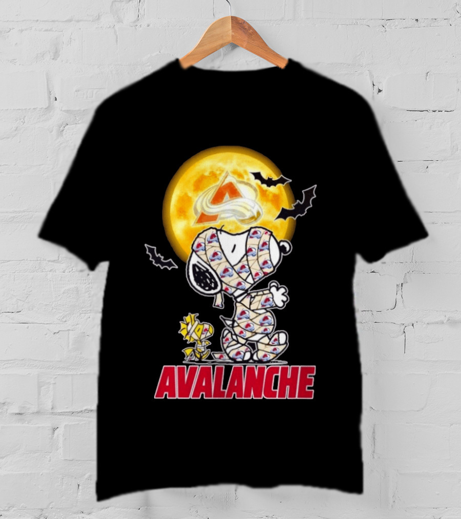Colorado Avalanche Snoopy Woodstock Halloween Mummy Full Moon Bats T-Shirt