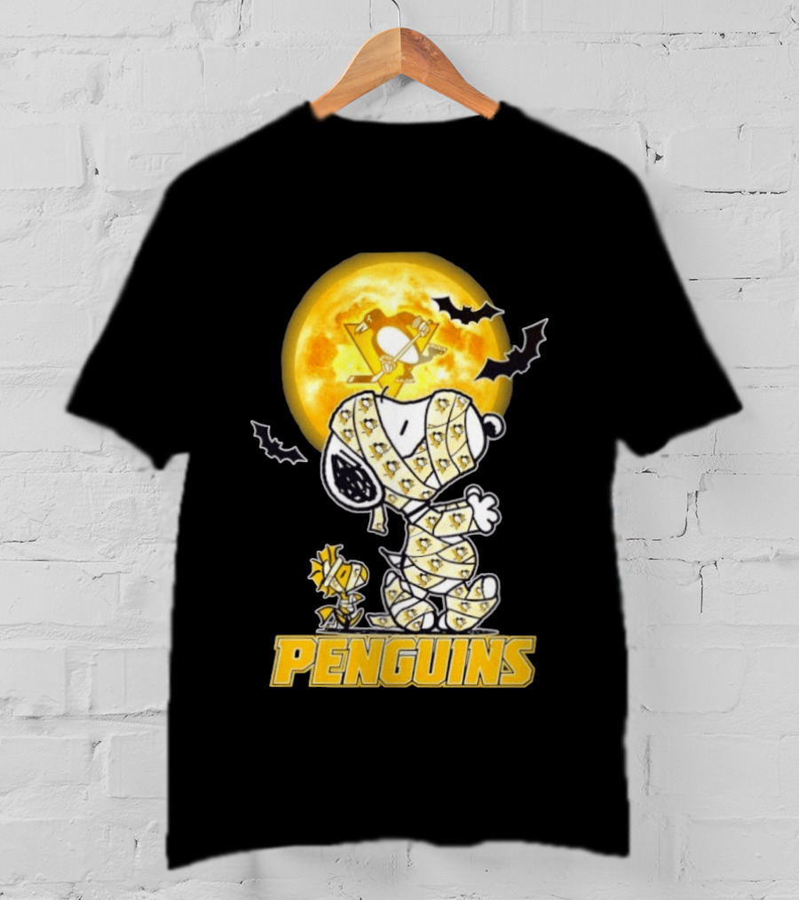 Pittsburgh Penguins Snoopy Woodstock Mummy Halloween Moon Bats T-Shirt