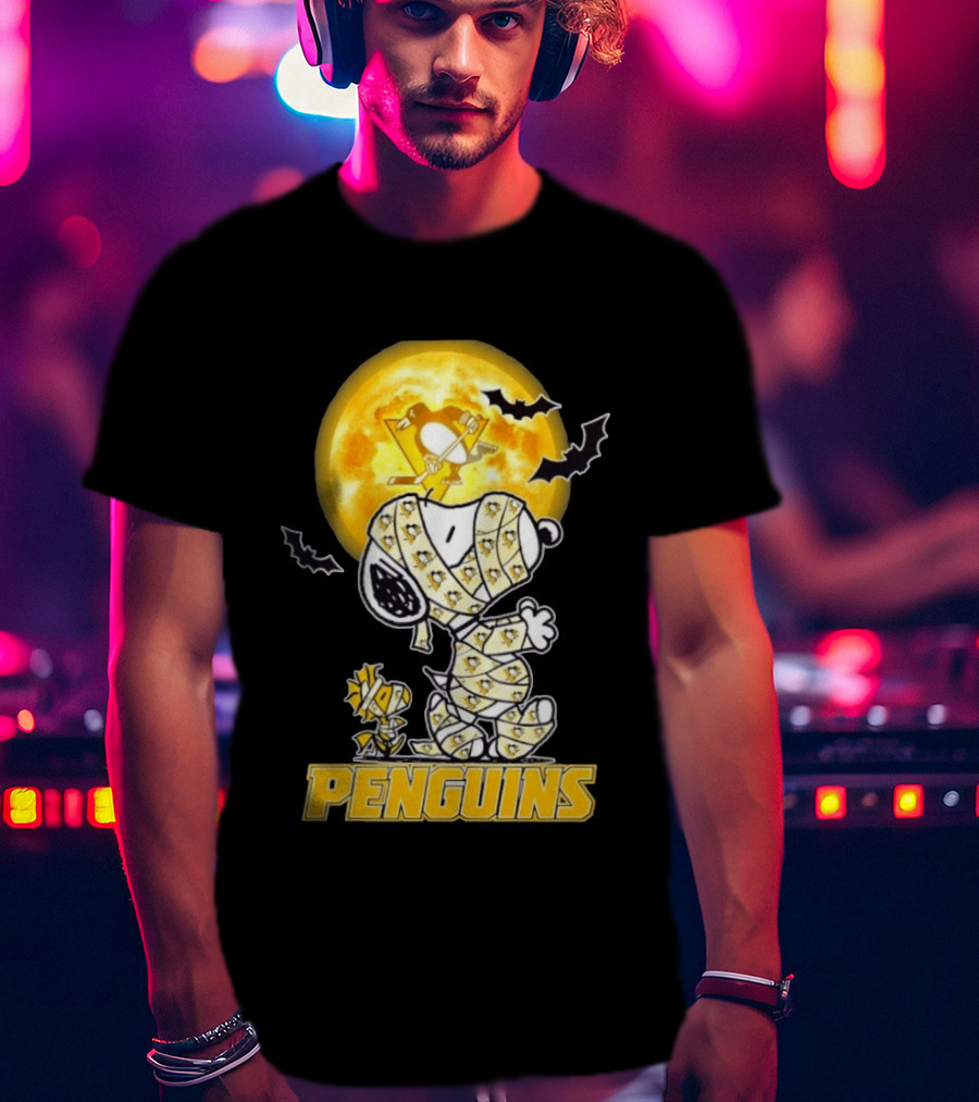 Pittsburgh Penguins Snoopy Woodstock Mummy Halloween Moon Bats T-Shirt