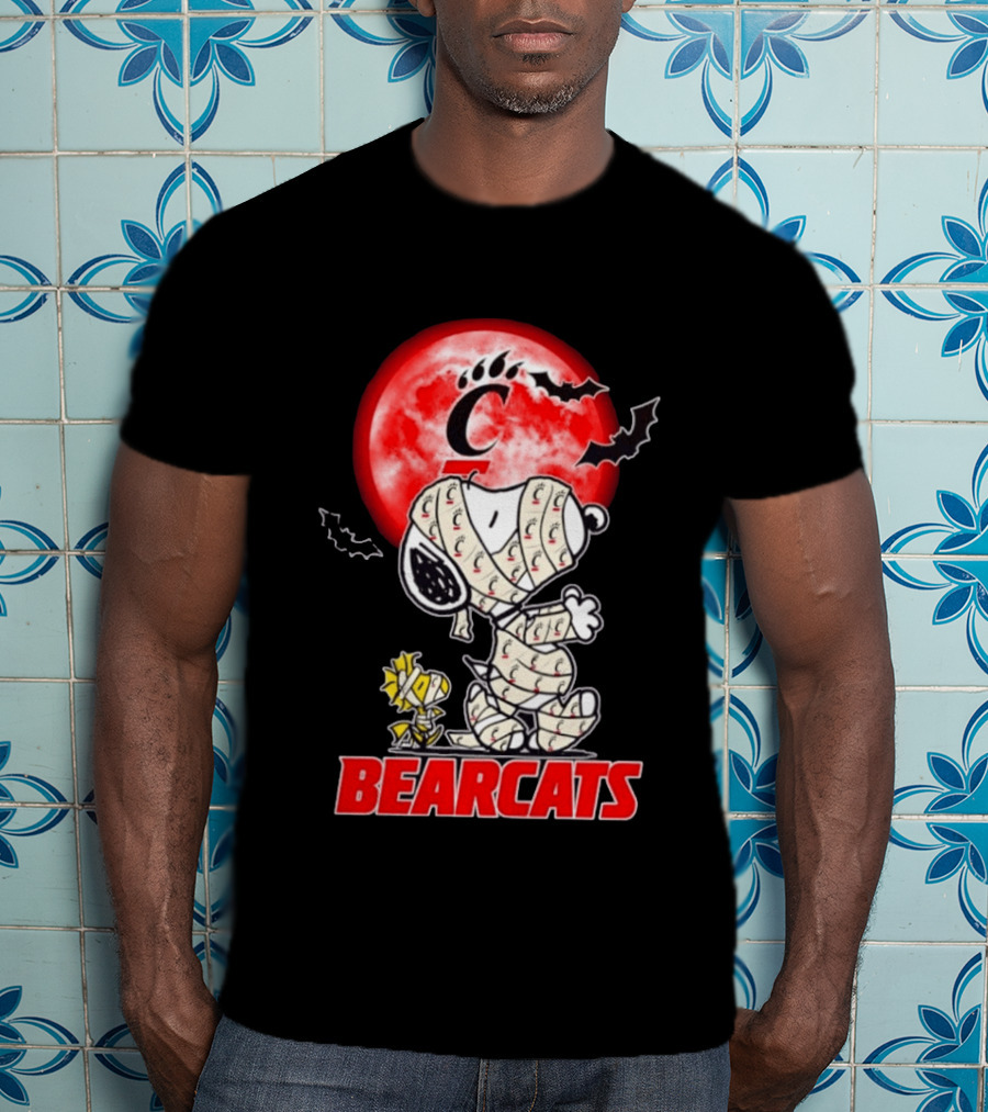 Cincinnati Bearcats Snoopy Woodstock Mummy Halloween Moon T-Shirt