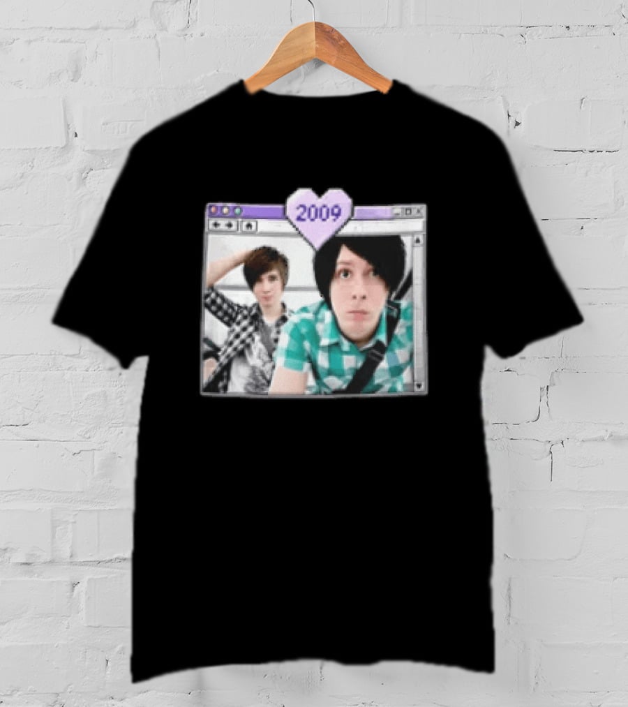 2009 Pixel Heart Icon Dan Howell Phil Lester In Computer Window T-Shirt