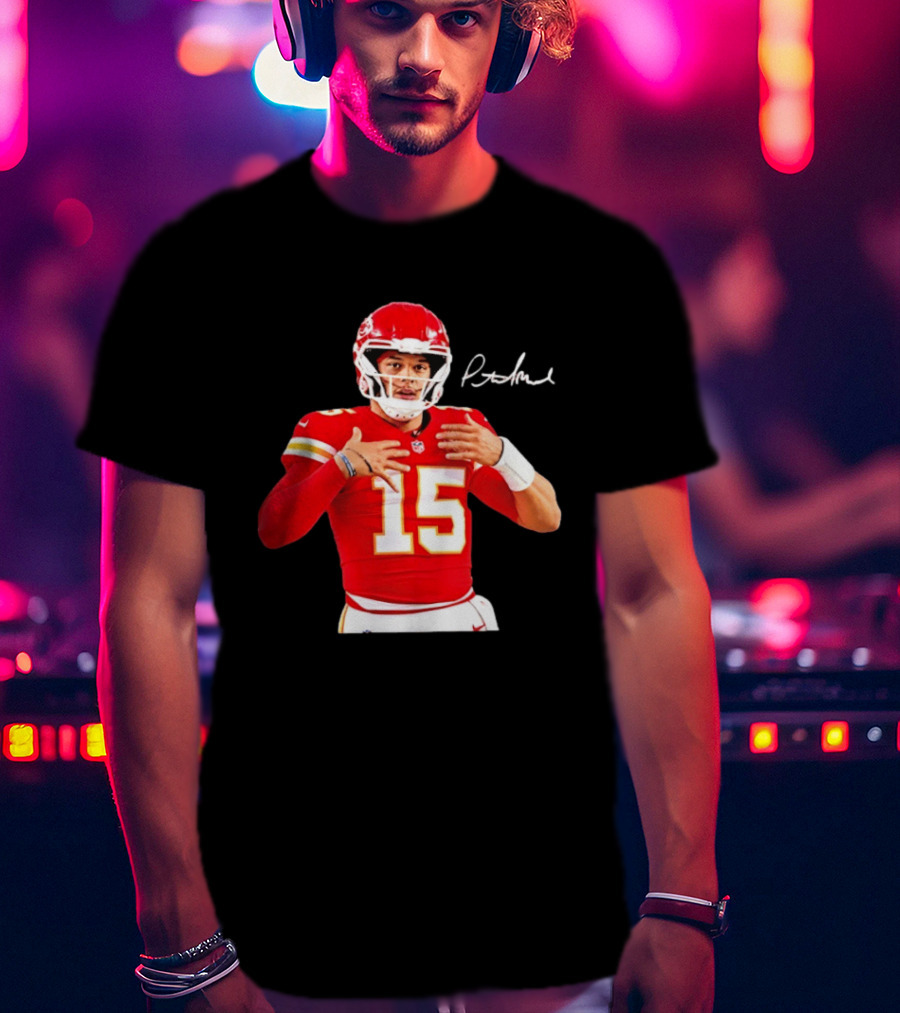 Patrick Mahomes Kansas City Chiefs Number 15 Autograph NFL Quarterback T-Shirt