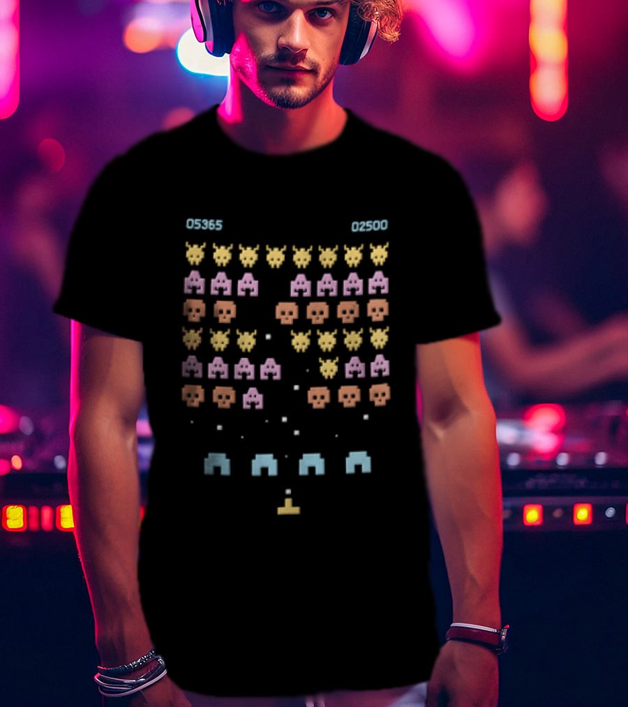 05365 02500 Pixel Space Invaders Arcade Shooter Game Screen Retro Nostalgia T-Shirt