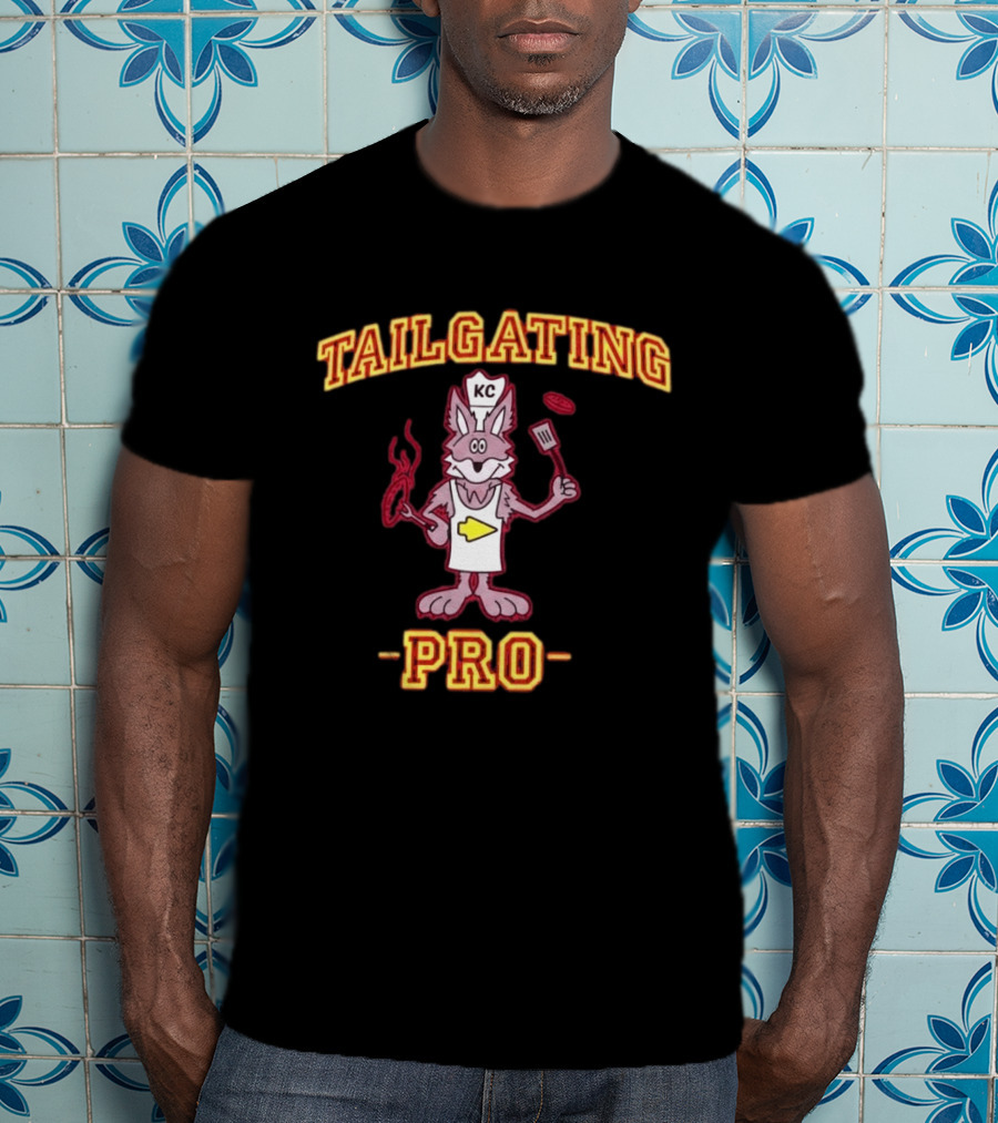 Tailgating Pro KC Chiefs Kingdom BBQ Wolf Fan Gear T-Shirt