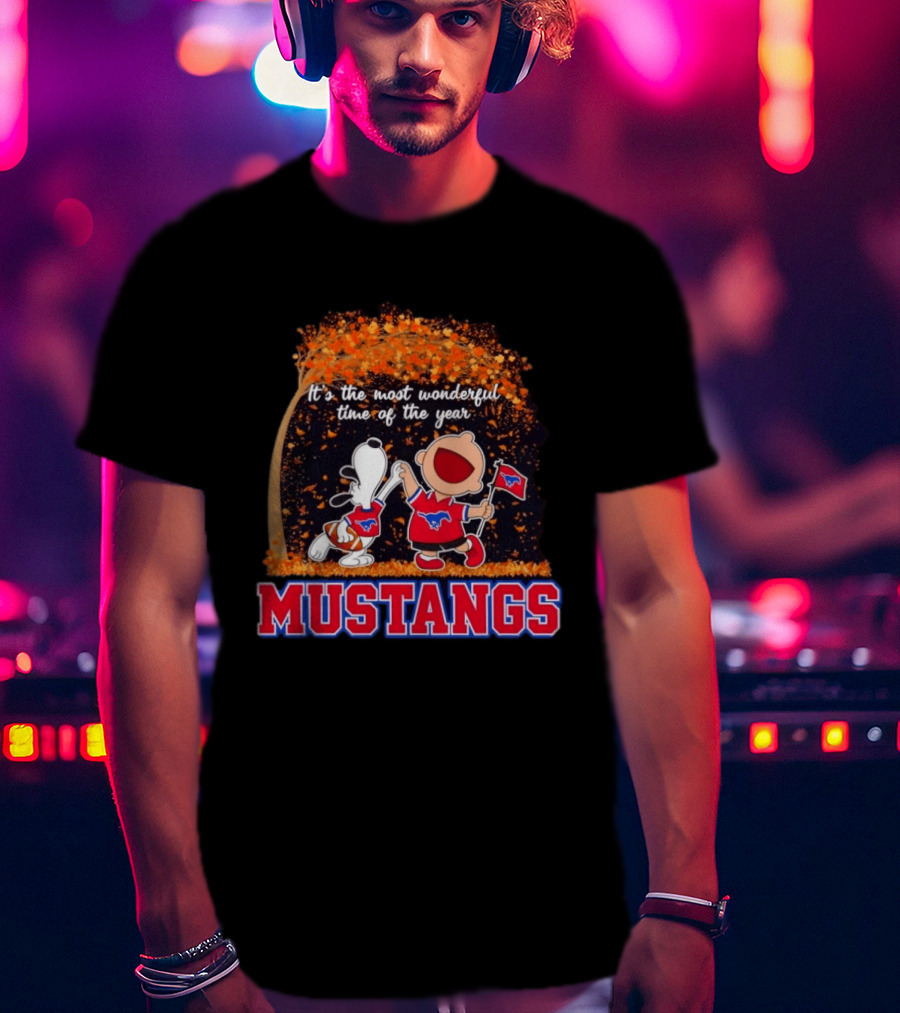 Snoopy And Charlie Brown Dancing SMU Mustangs It's The Most Wonderful Time Of The Year T-Shirt