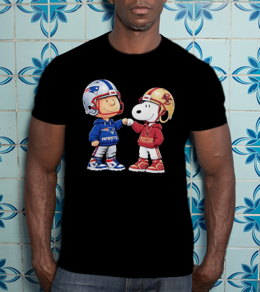 Snoopy Charlie Brown Patriots Boston College Eagles Fist Bump T-Shirt