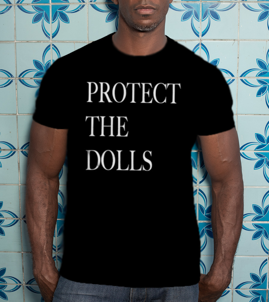 Mac Cosmetics Viva Glam Conner Ives Protect The Dolls T-Shirt