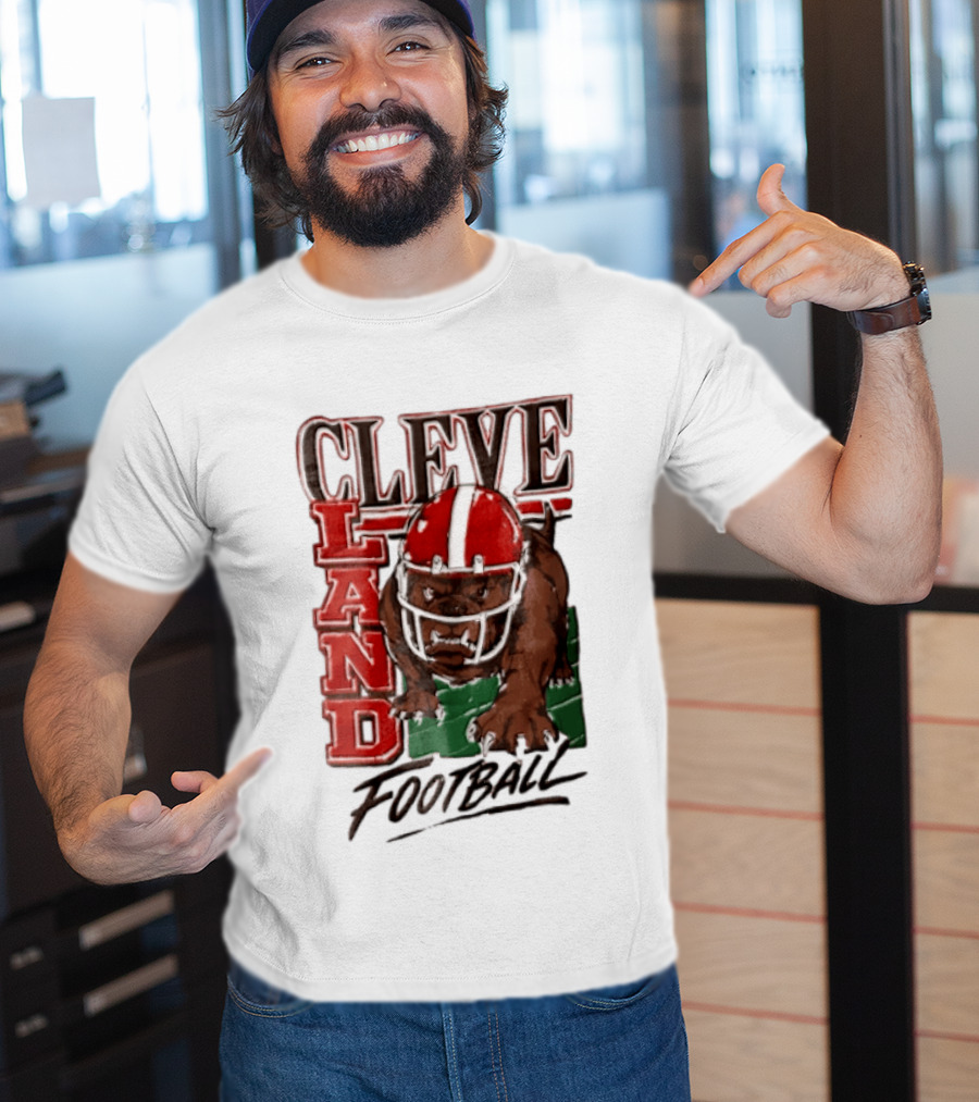 Cleveland Browns Bulldog Football Helmet Mascot Running T-Shirt