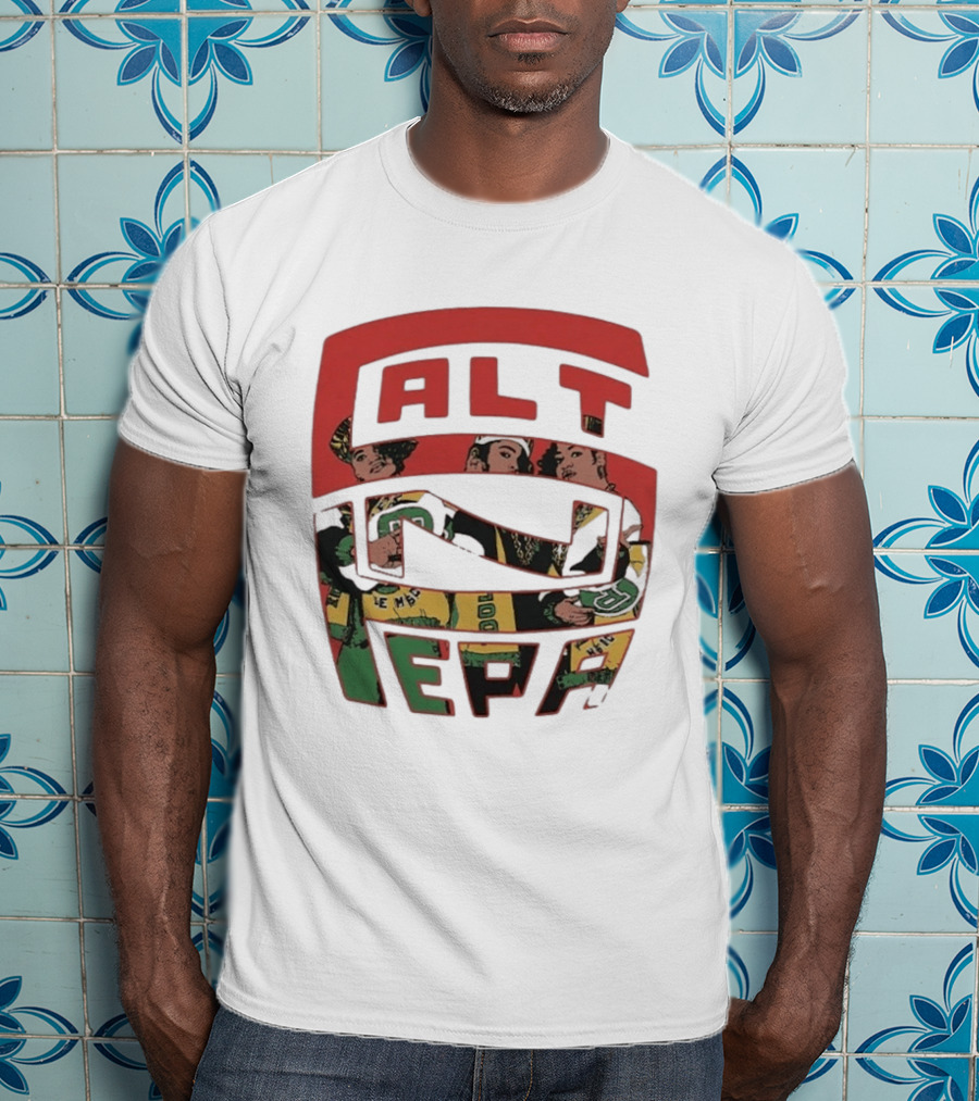 Salt N Pepa Group Members In Bold Outfits T-Shirt