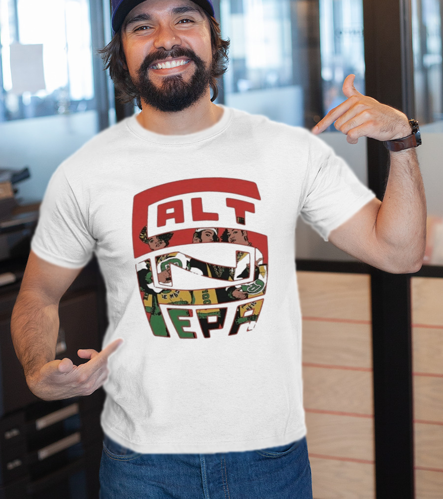 Salt N Pepa Group Members In Bold Outfits T-Shirt