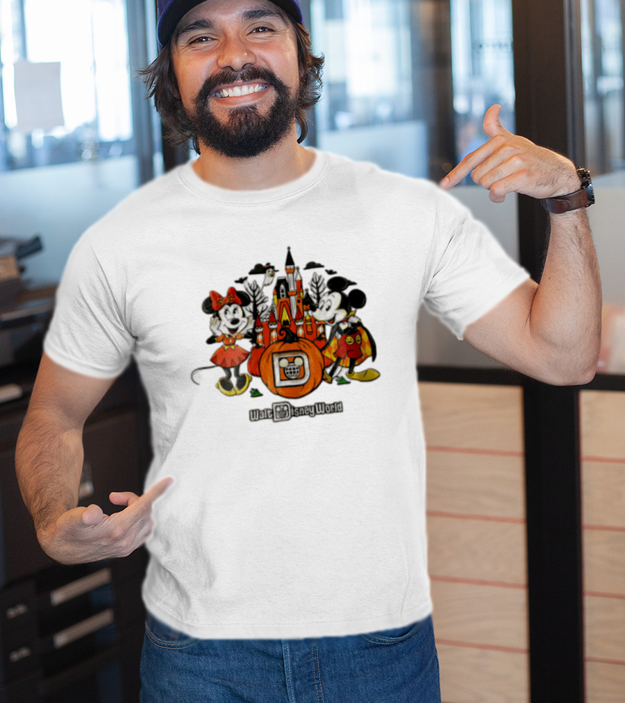 Walt Disney World Halloween Minnie Mouse Mickey Castle Pumpkin T-Shirt