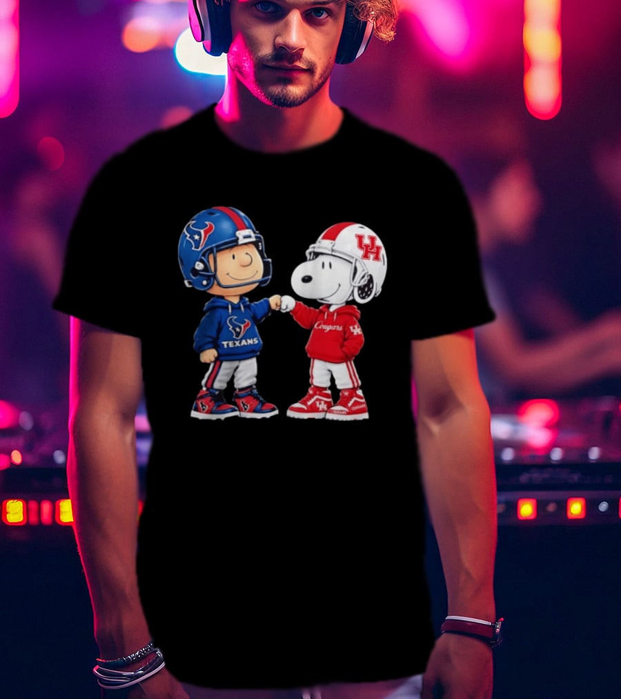 Peanuts Snoopy And Charlie Brown Houston Texans Vs Houston Cougars Fan Gear T-Shirt