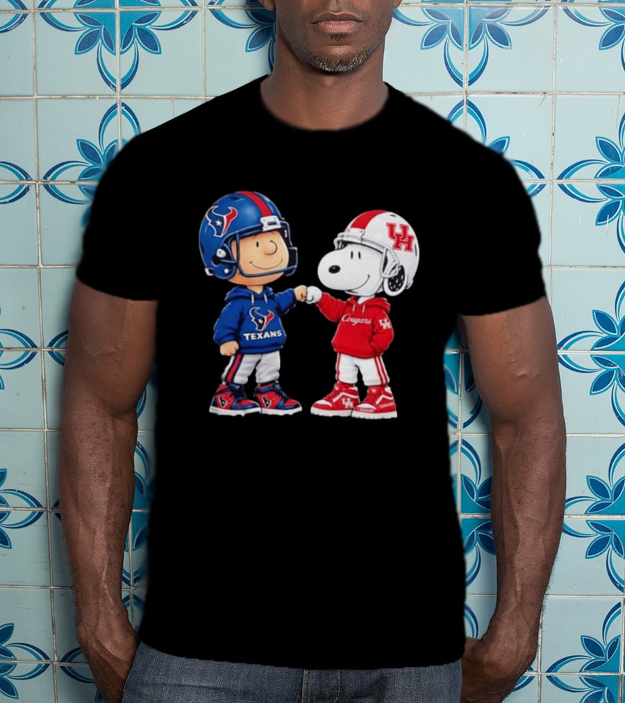Peanuts Snoopy And Charlie Brown Houston Texans Vs Houston Cougars Fan Gear T-Shirt